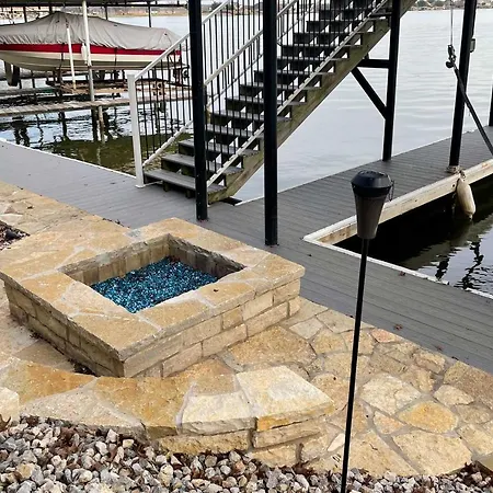 Lavish Lake House, Near Vineyards And Marinas!